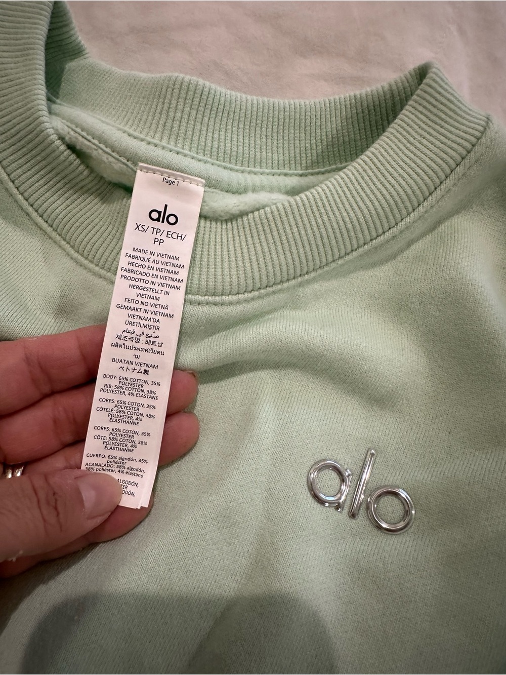 ALO Yoga women’s Crewneck Sweatshirt in Mint Green - Picture 2 of 2